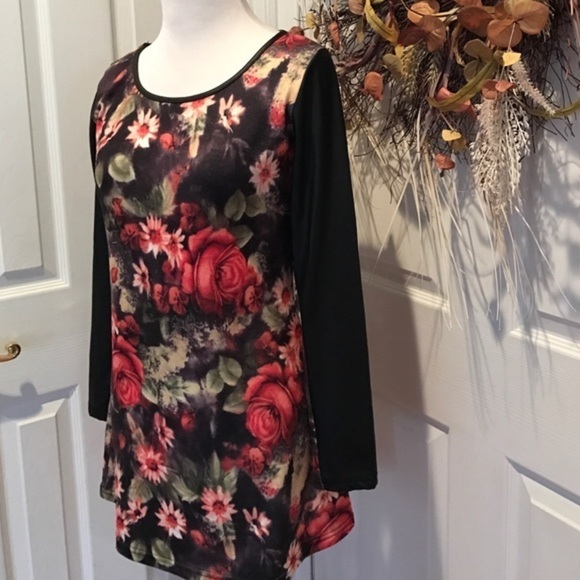 Floral print and faux leather sleeved tunic - Picture 1 of 4